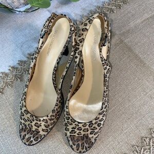 Leopard Print Brown Tan Peep Toe Buckle GUC Worthington Heels 7.5M Leather Upper